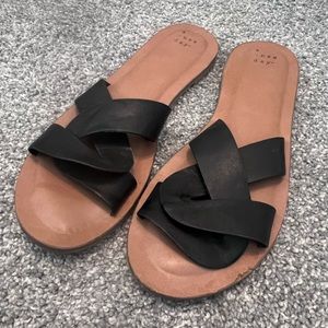 2 pairs women’s sandals size 9 1/2
